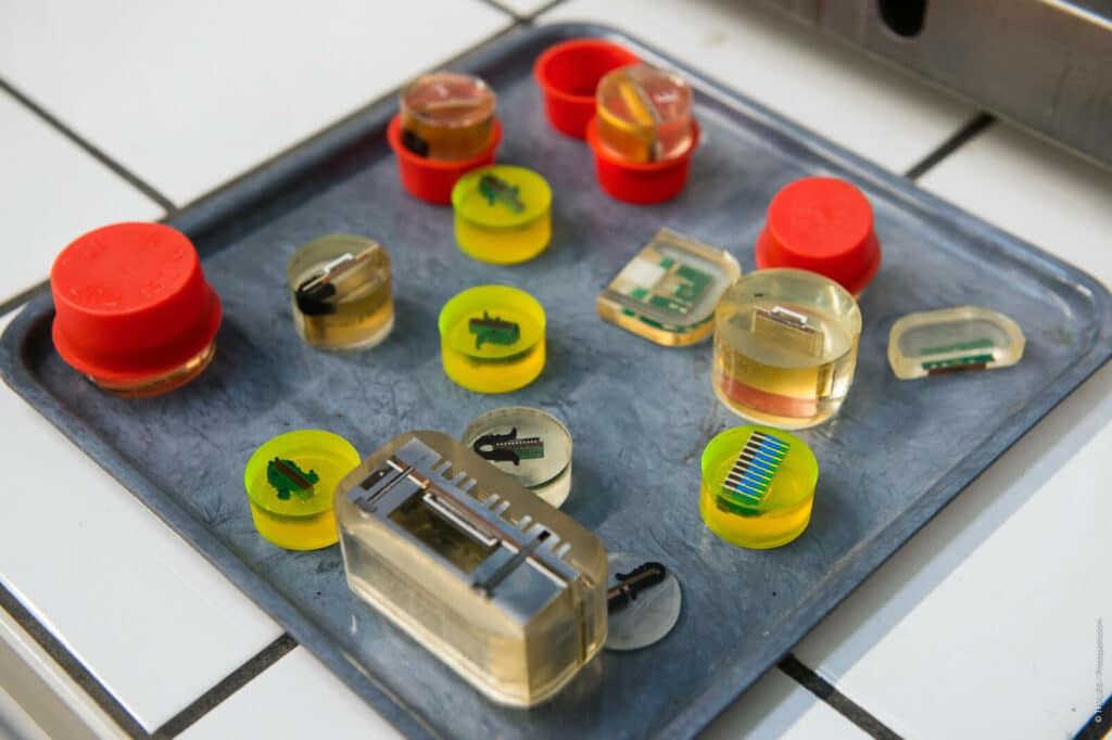 laboratoire-electronique-coupe-micrographique-selha-group